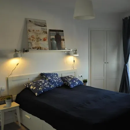 Апартаменты Comfortable Beach With Charming Sea View